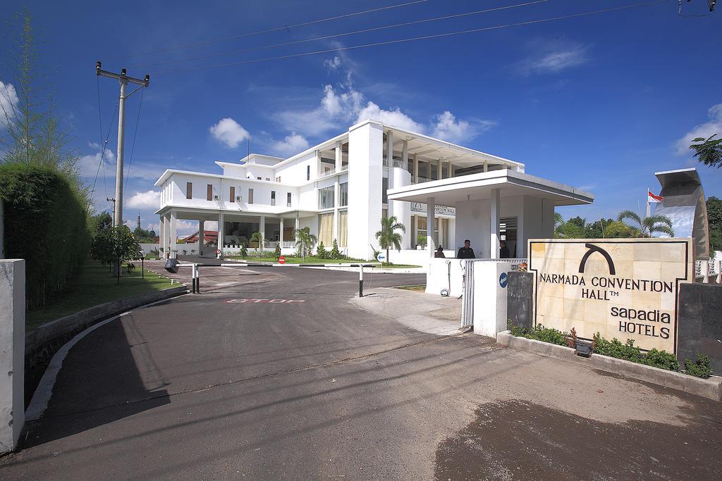 Hotel Narmada Convention Hall à Mataram Extérieur photo