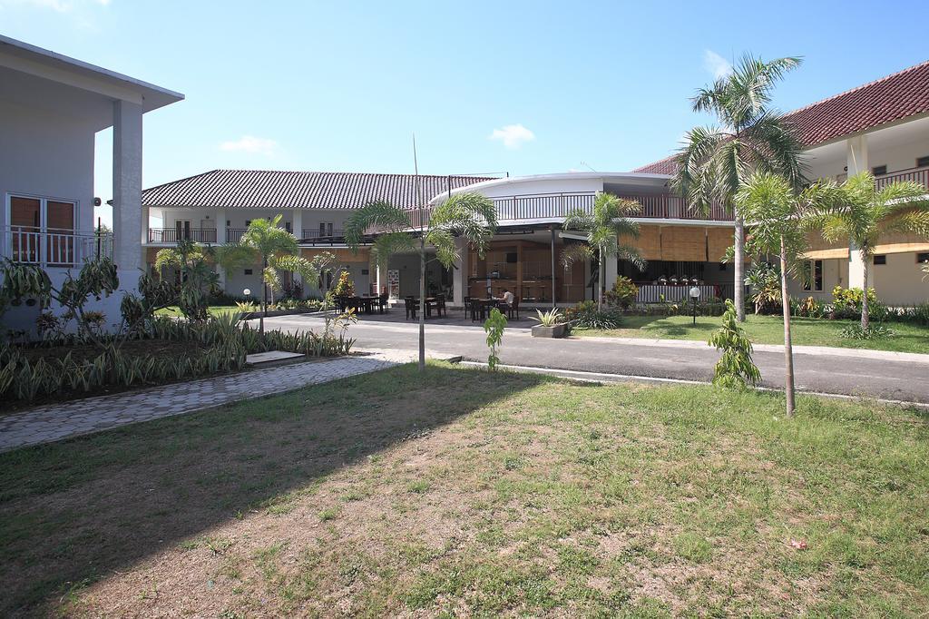 Hotel Narmada Convention Hall à Mataram Extérieur photo