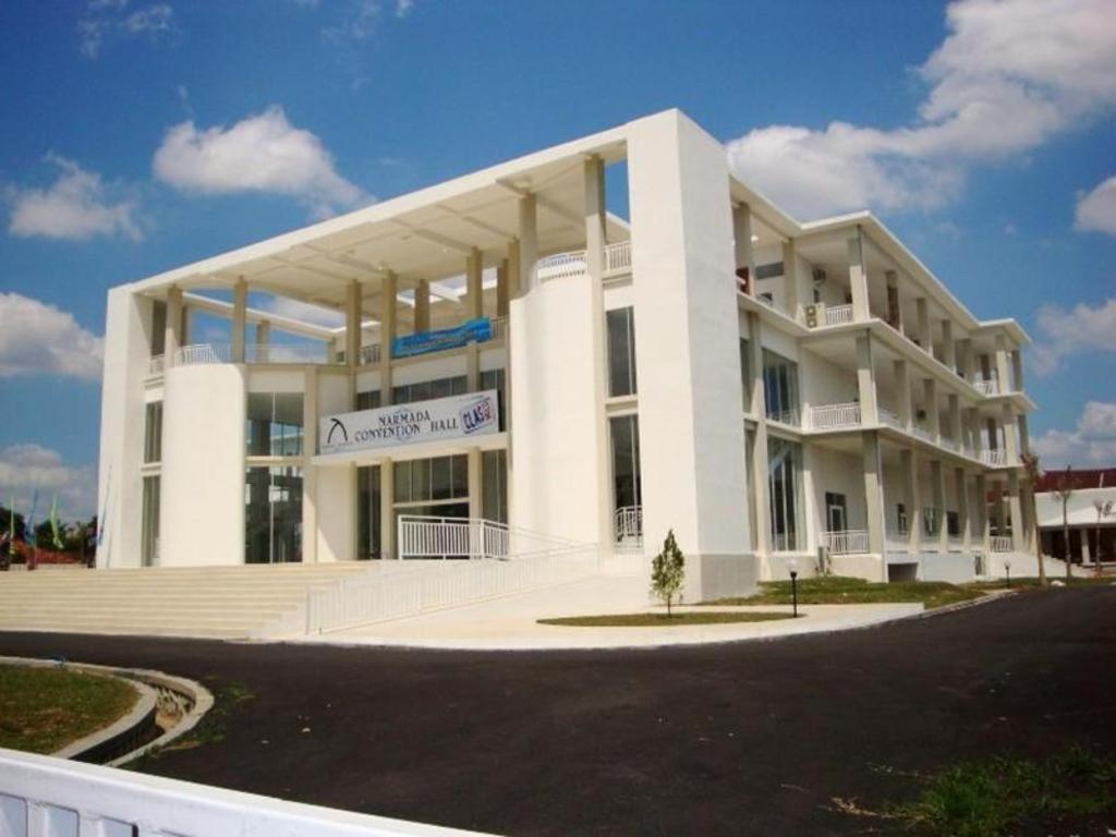 Hotel Narmada Convention Hall à Mataram Extérieur photo
