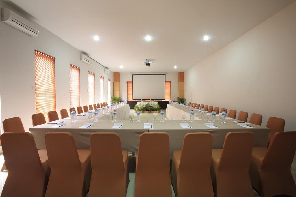 Hotel Narmada Convention Hall à Mataram Extérieur photo