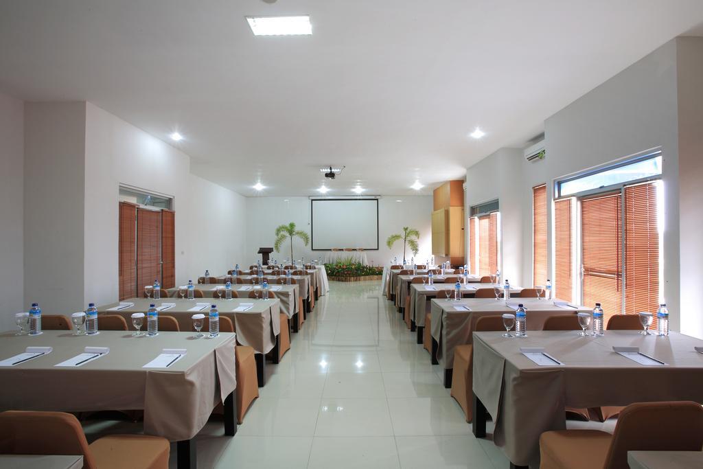 Hotel Narmada Convention Hall à Mataram Extérieur photo