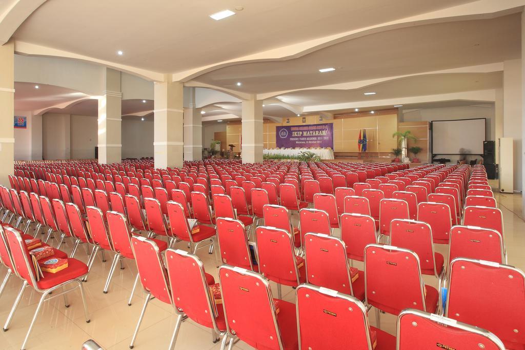 Hotel Narmada Convention Hall à Mataram Extérieur photo